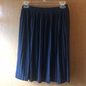 Uniqlo navy midi skirt